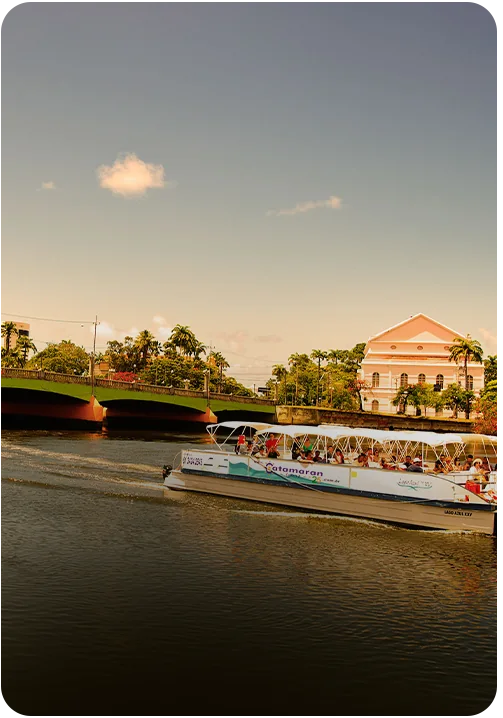 Passeio de Catamarã