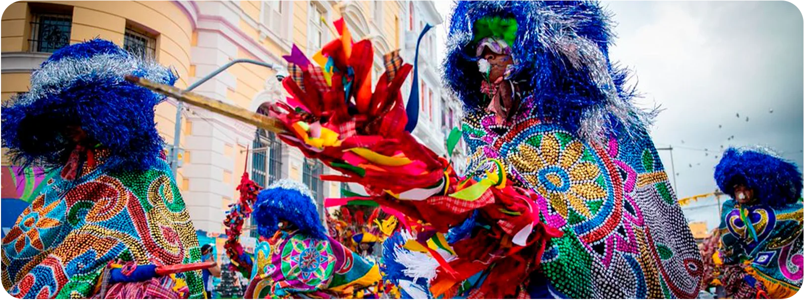 Maracatu no carnaval do Recife