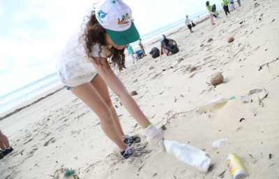 Barra da Tijuca recebe mutirão de limpeza da Orla Rio
