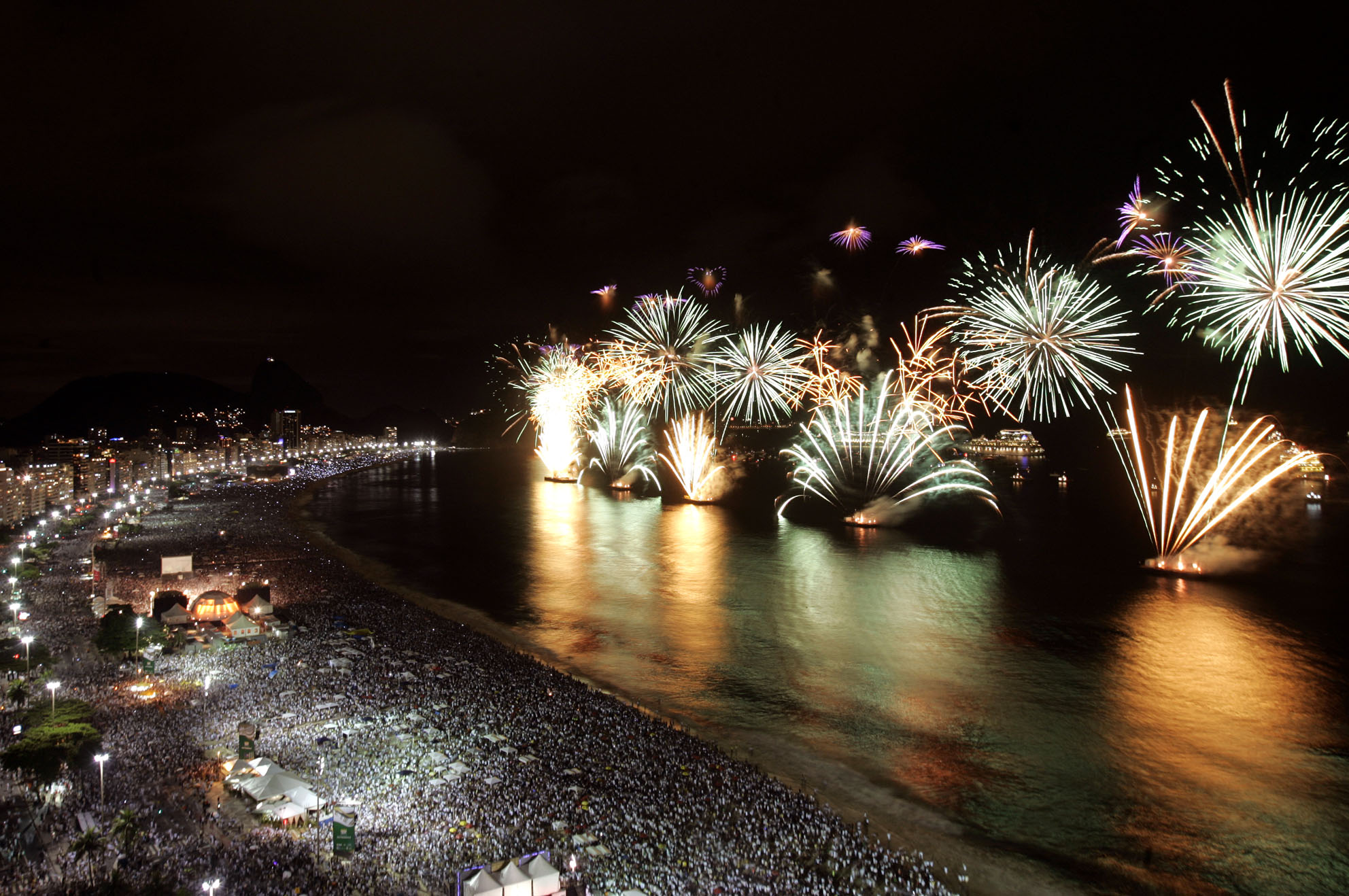 Rio espera mais de 4 milhões de turistas para festa da virada