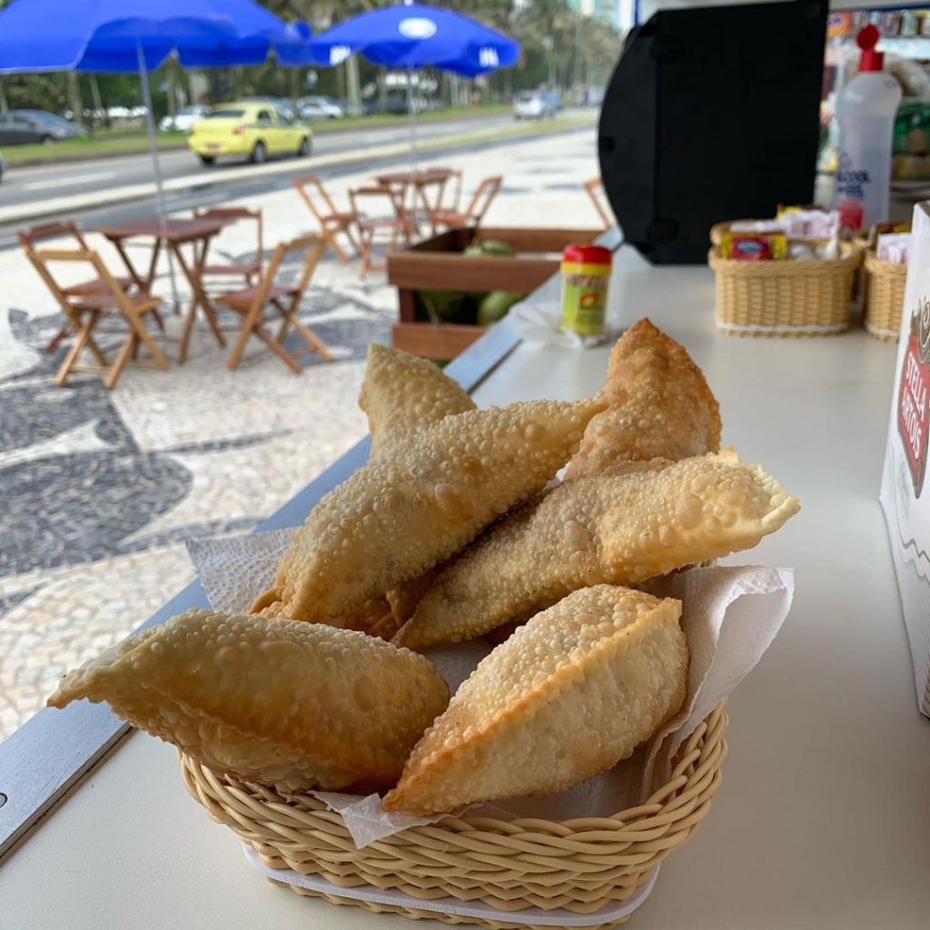 Aproveite a gastronomia do quiosque La Luna