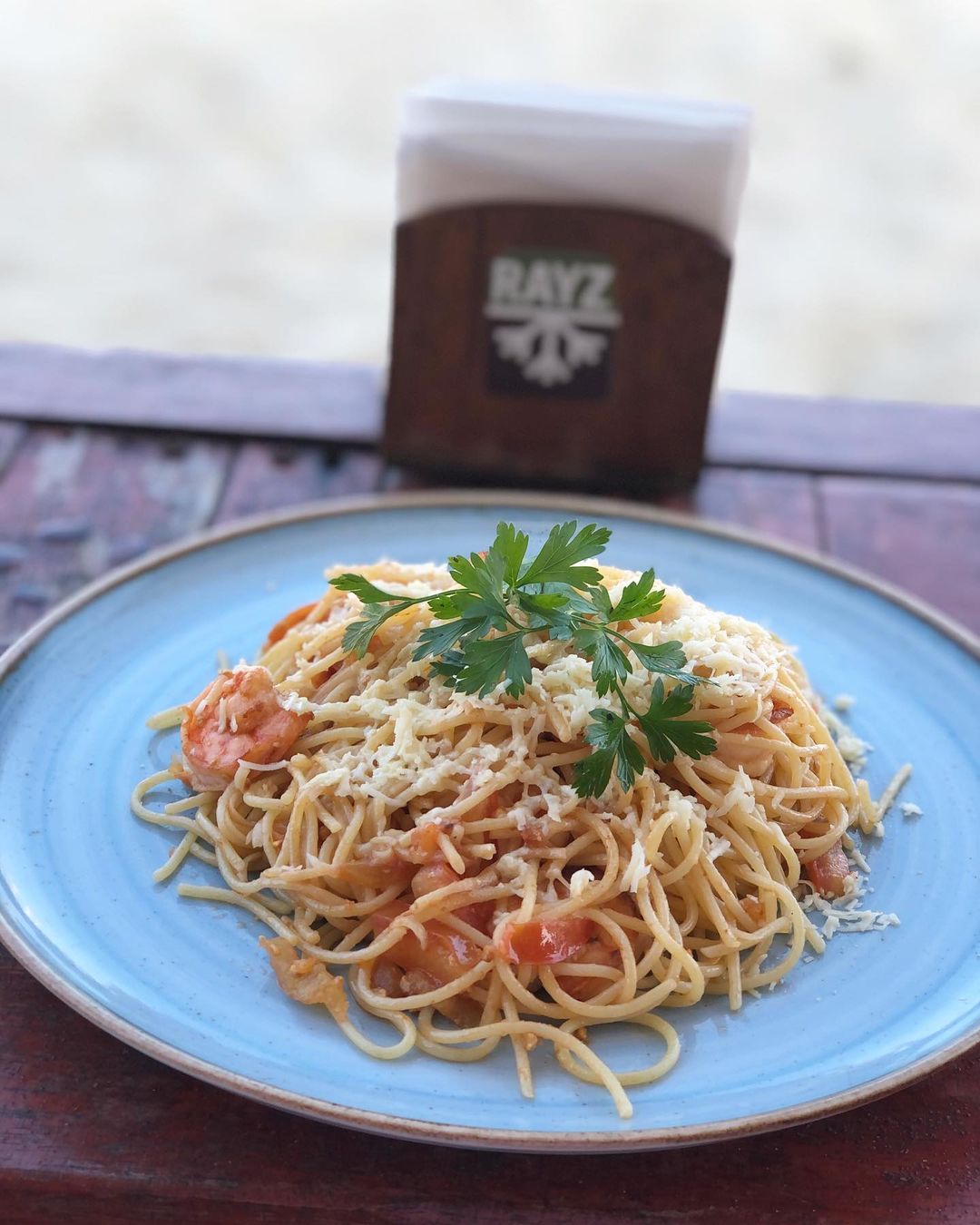 Aproveite o almoço de sábado no Rayz