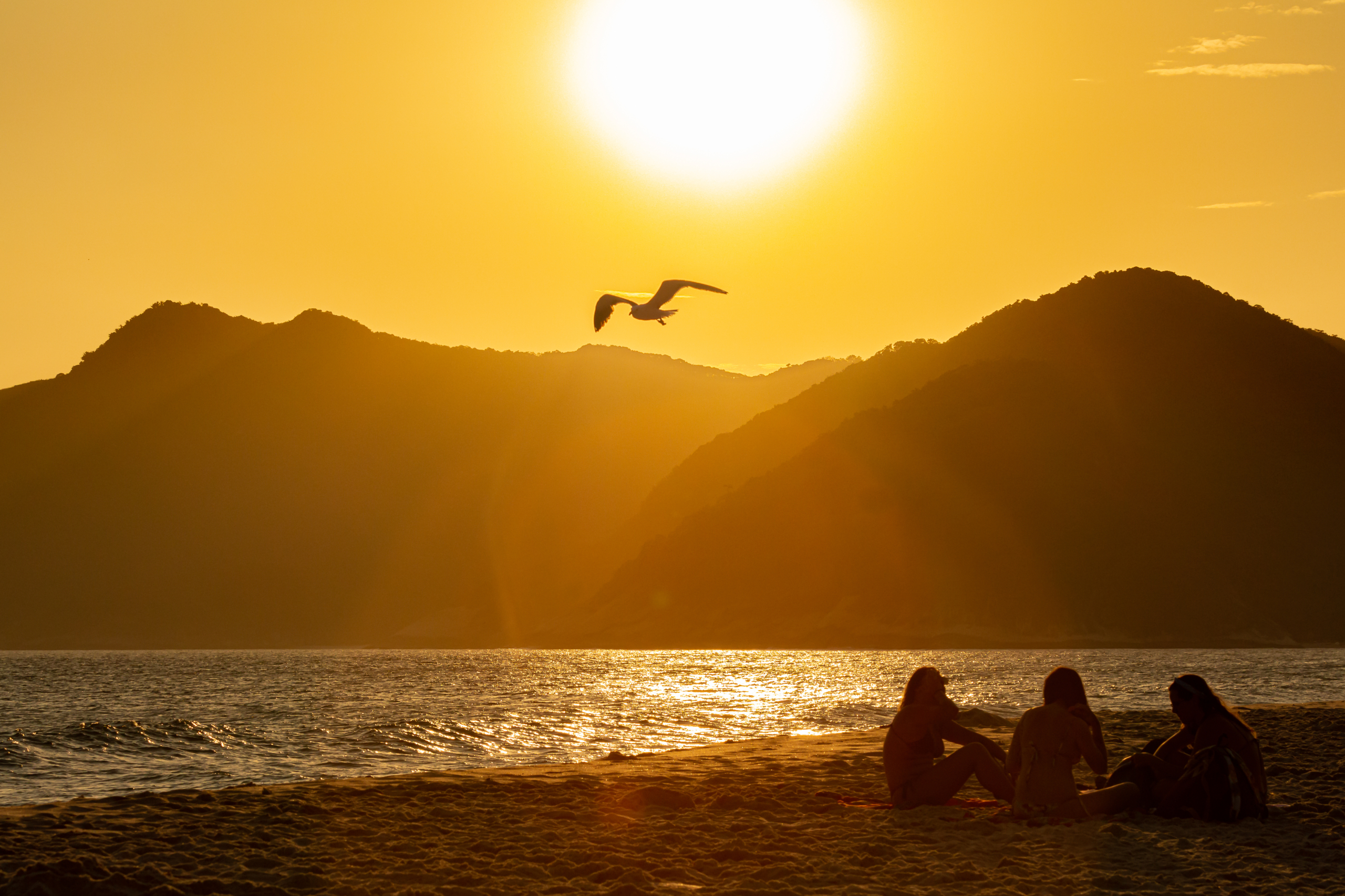 Tá na Praia: 5 lugares para aproveitar o feriado