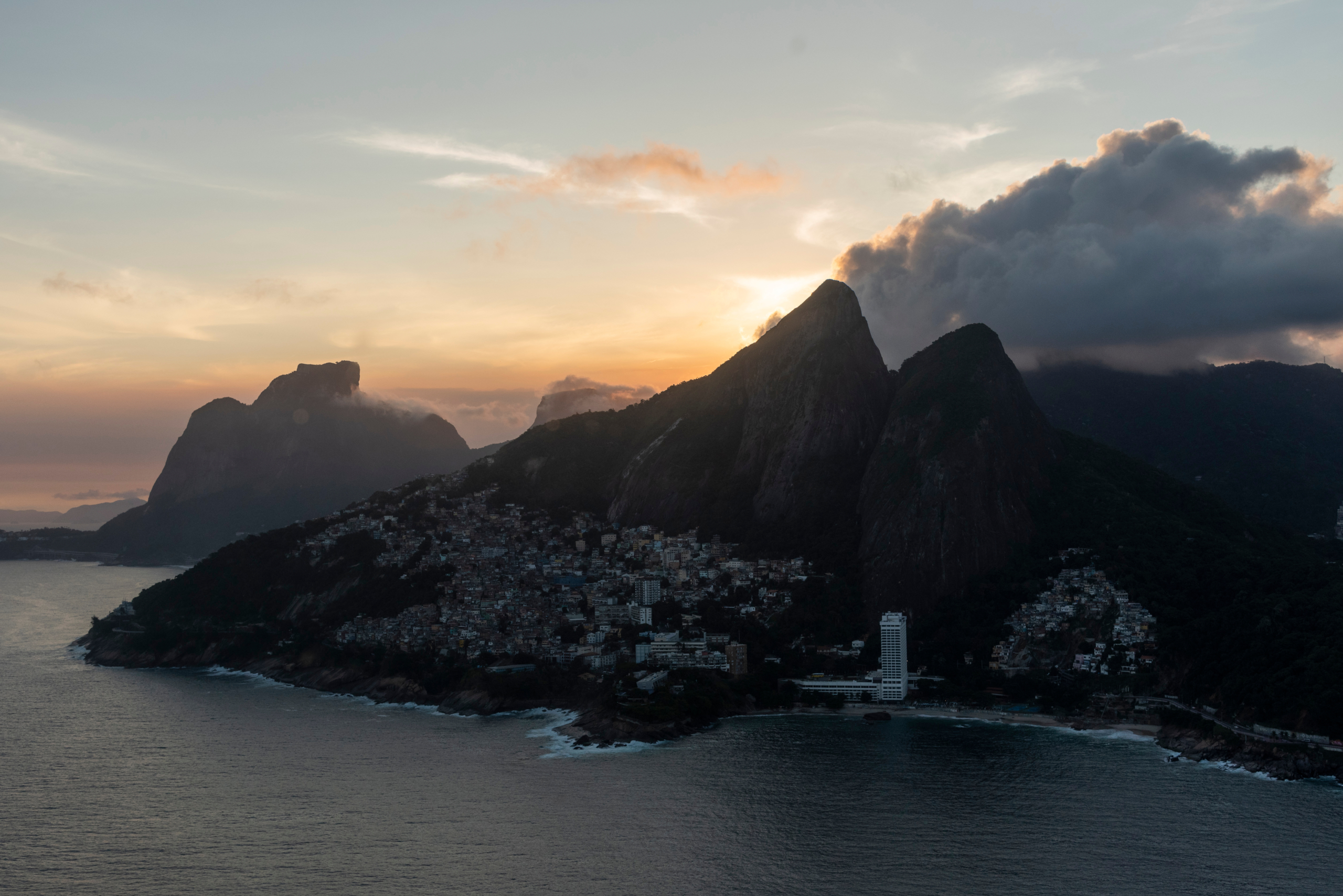Segunda de sol e chance de chuva no Rio