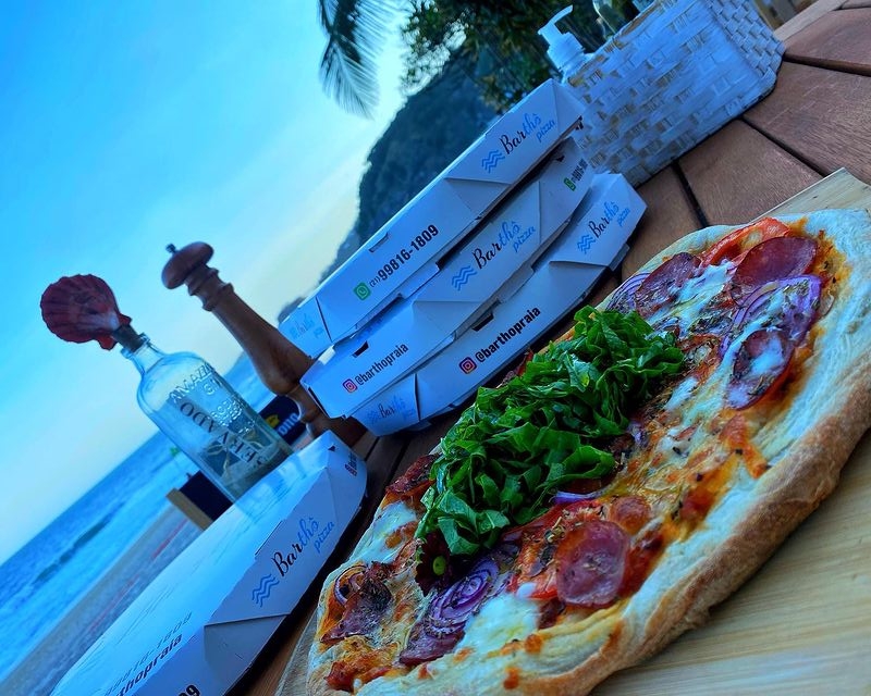 Experimente as deliciosas pizzas do Barthô Pizza