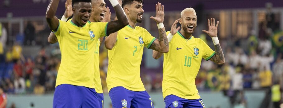 Brasil vence Coreia de goleada e avança às oitavas