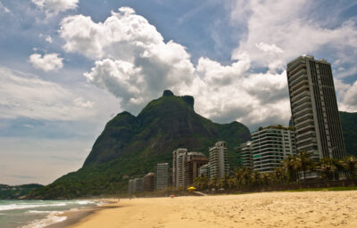 Terça com sol e chance de chuva no Rio