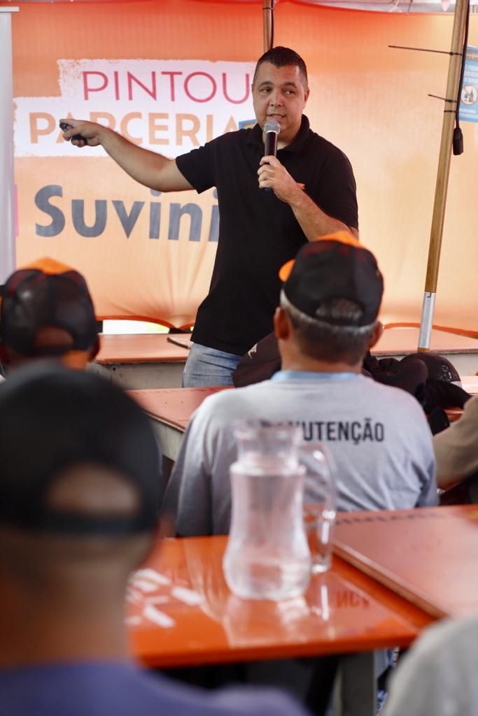 Suvinil realiza treinamento no quiosque Naná