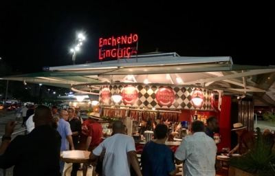 Enchendo Linguiça 4