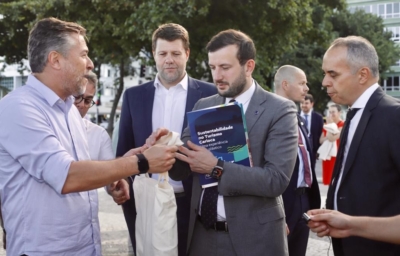 Comissário da UE visita o programa Praia Circular