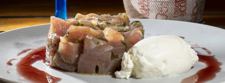 Experimente o tartare de atum do Coisa de Carioca