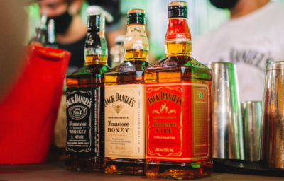 Jack Daniels realiza ativação nos quiosques da orla carioca