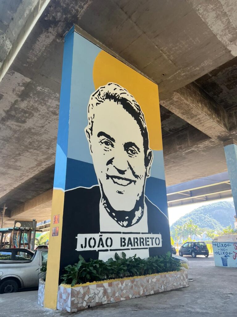 Praia dos Amores ganha grafite de João e Jandyra Barreto