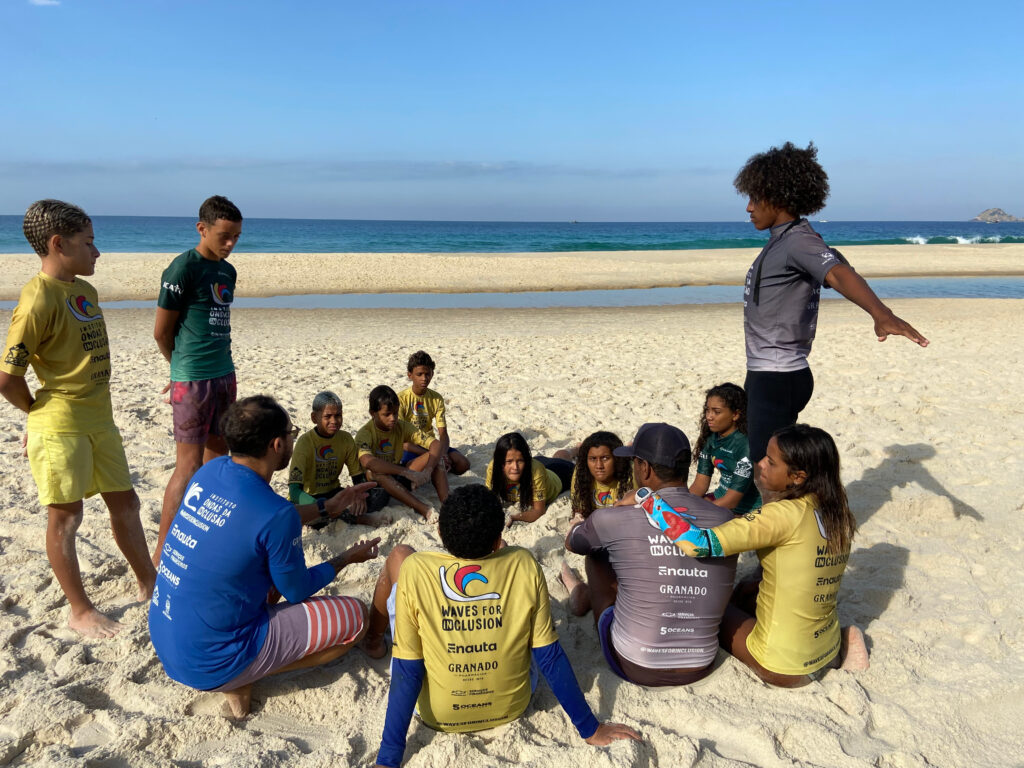 Instituto Ondas de Inclusão leva esporte e cidadania aos jovens 4