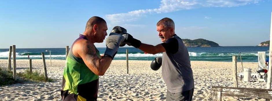 Personagens da Orla: Conheça o Beach boxing 4