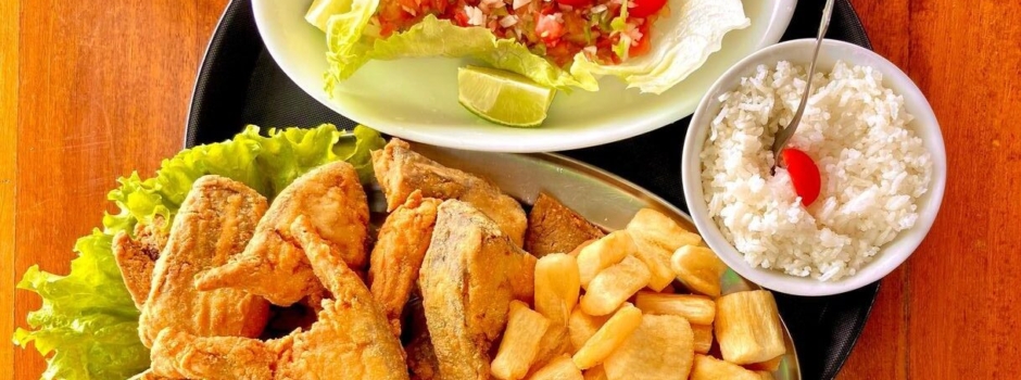 Aproveite a gastronomia do quiosque Pedra do Leme