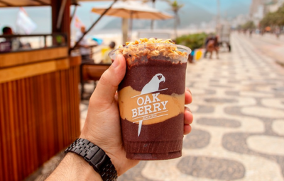 Aproveite um dia de calor com a refrescância do Oakberry