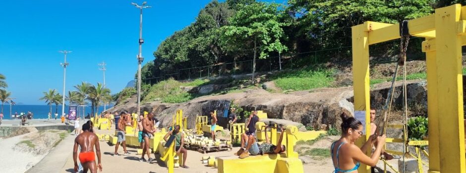 Personagens da orla: conheça a academia dos Flintstones