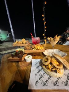 Quiosque Outbêco é novo point de delícias na Barra