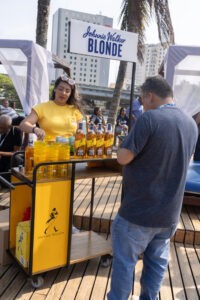 Johnnie Walker Blonde marca presença na convenção anual da Orla Rio 3