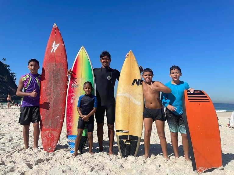 Personagens da Orla: conheça o projeto Leme Surf Club 1