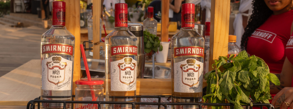 Smirnoff leva carrocinha de drinks para Convenção 'Parque da Orla'