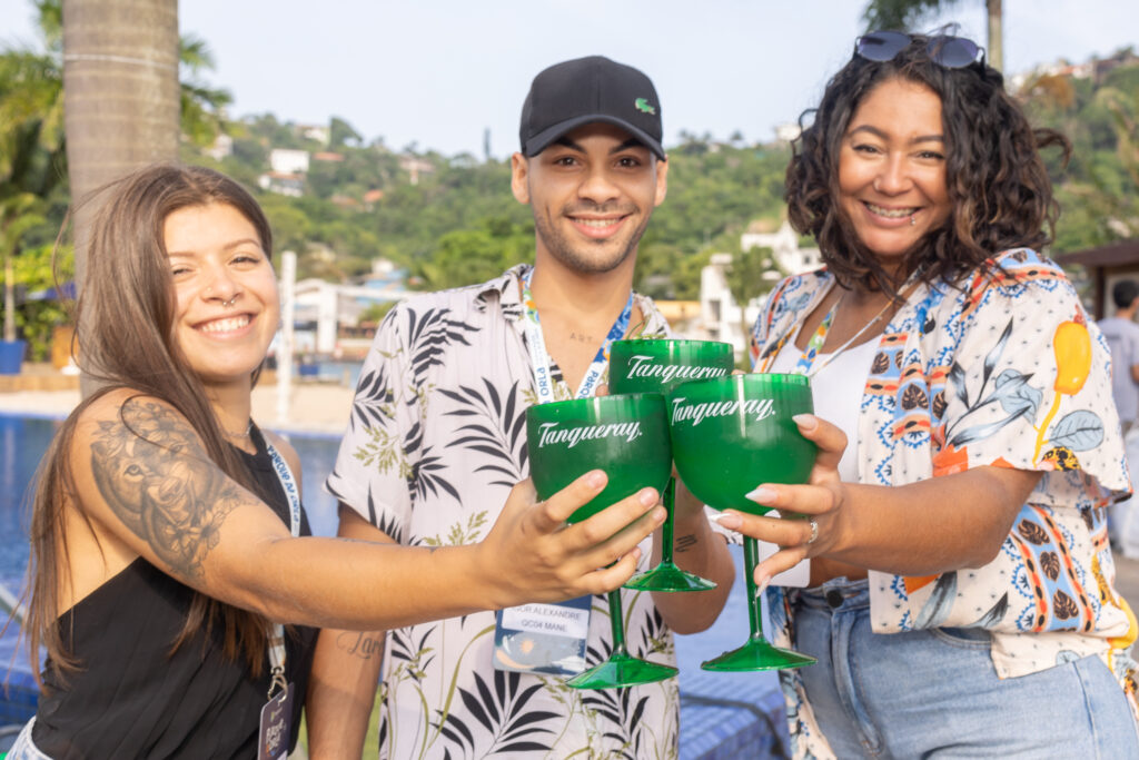 Tanqueray distruibui produtos na Convenção 'Parque da Orla' 1