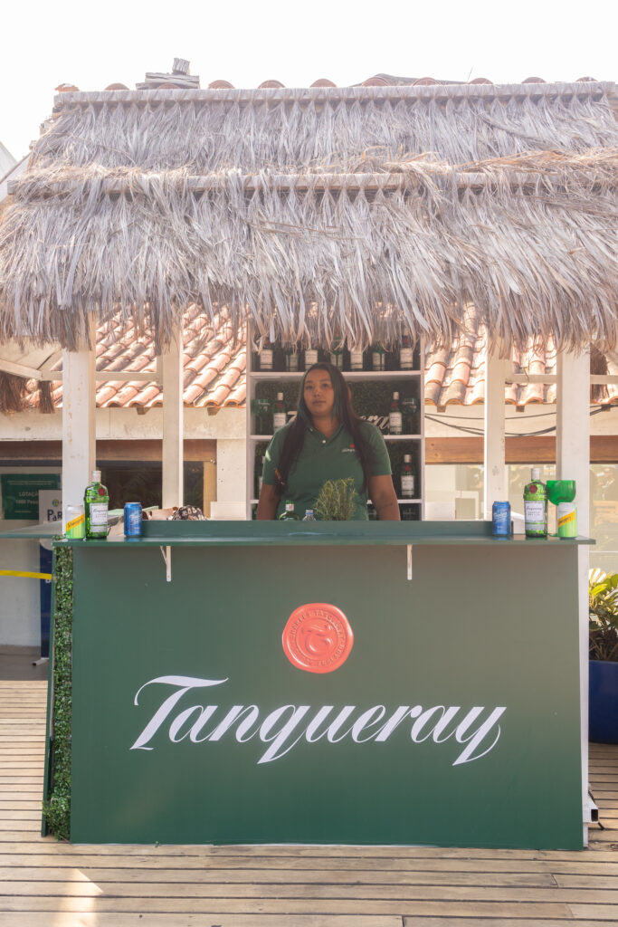 Tanqueray distruibui produtos na Convenção 'Parque da Orla' 3