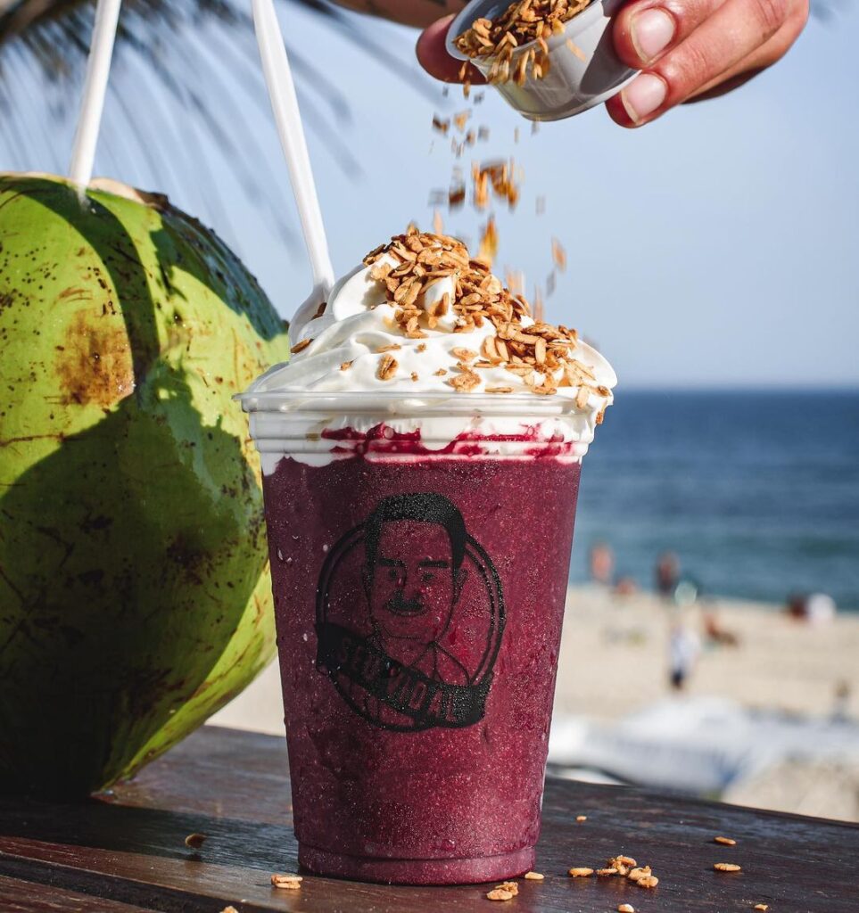 Experimente o açaí do no Seu Vidal na Praia