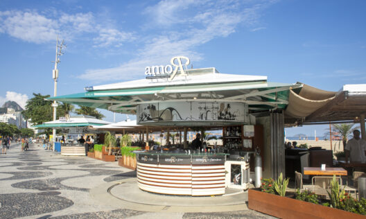 Quiosque AmoЯ traz um pequeno pedaço de Roma para Copacabana