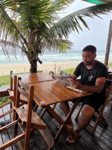 Jornal da Barra agora é vendido nos quiosques da orla carioca 4