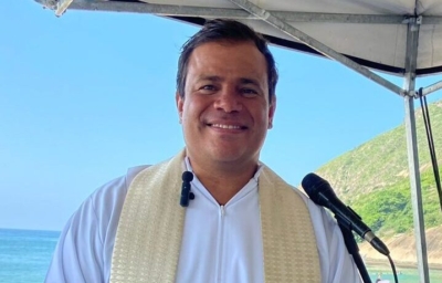 Personagem da orla: Padre Alexandre Pinheiro: uma perspectiva moderna da Fé