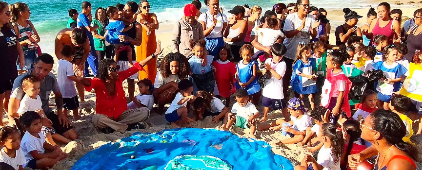 Personagens da Orla: ação Comunitária na Prainha do Vidigal inspira mudança