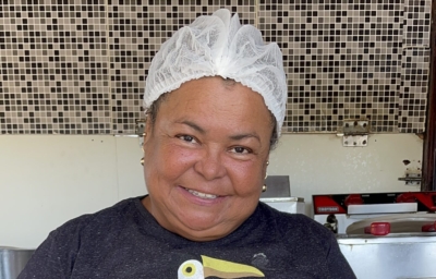 Celia Regina Garcia: A Resiliência de Quem Construiu um Sonho na Orla Carioca