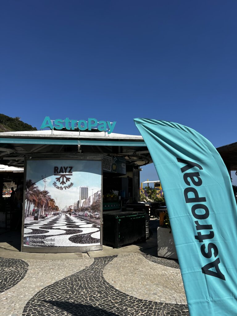 AstroPay transforma o Rayz Beach Point em um epicentro de experiências no Leme 2