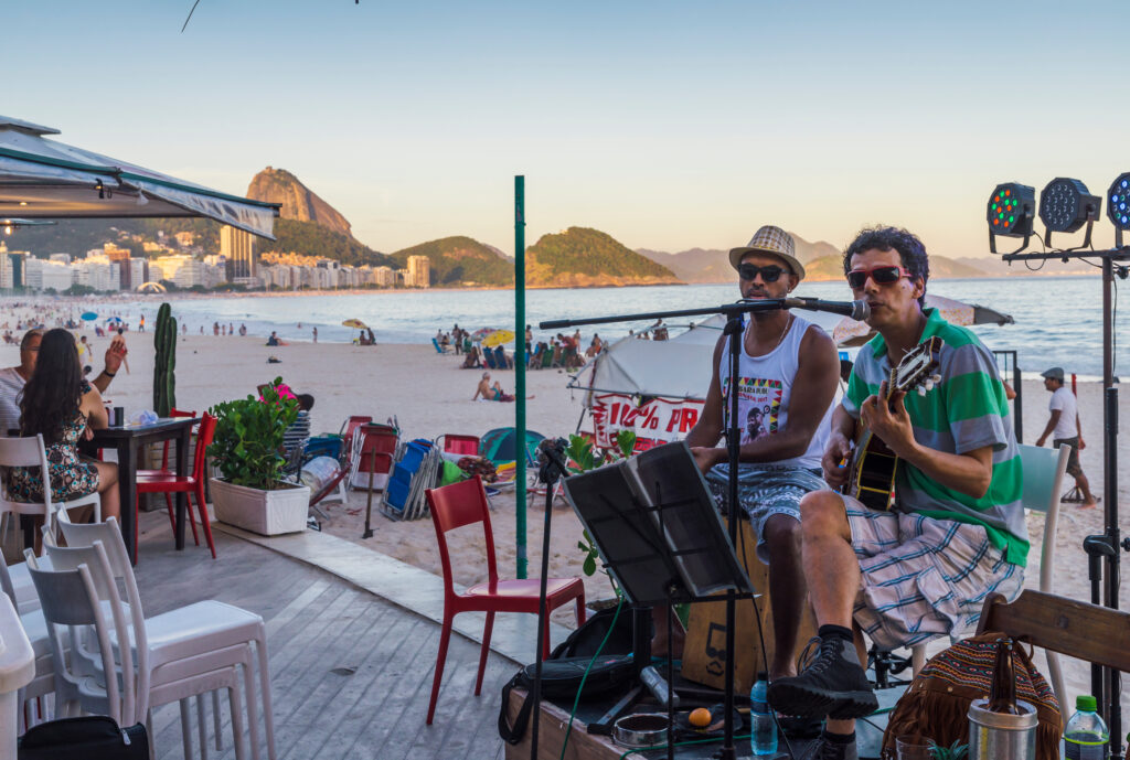 O que o Amor, Areia MPB e Praia Skol têm em comum?