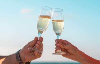 Quiosque Pescatto: O destino perfeito para amantes de vinhos e frutos do mar.
