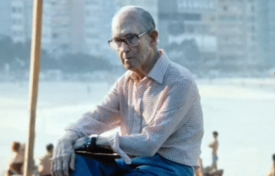 Drummond ganha vida na orla e acessa o projeto ‘Aqui tem Memória