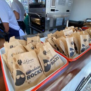 Empanada por R$1? Só podia ser aniversário da Quiosque La Guapa no Rio! 2