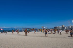 Maratona de Beach Tennis agita Copacabana com grandes nomes e clima vibrante no Quiosque Nativo