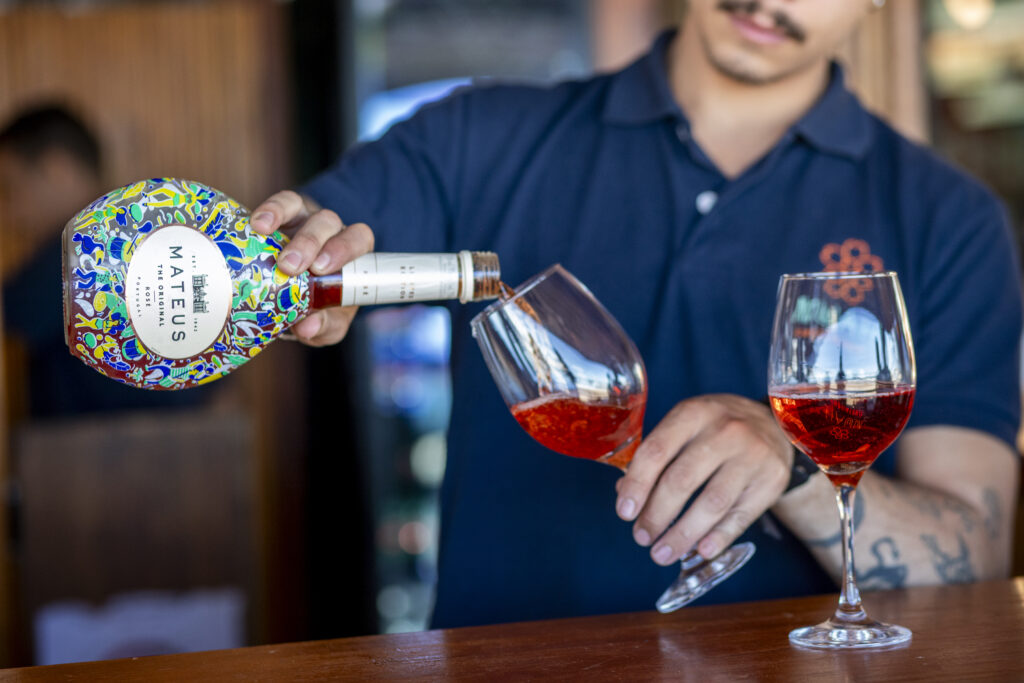 Quiosque MUAH recebe ativação Mateus Rosé no clima do Sabores da Orla 3