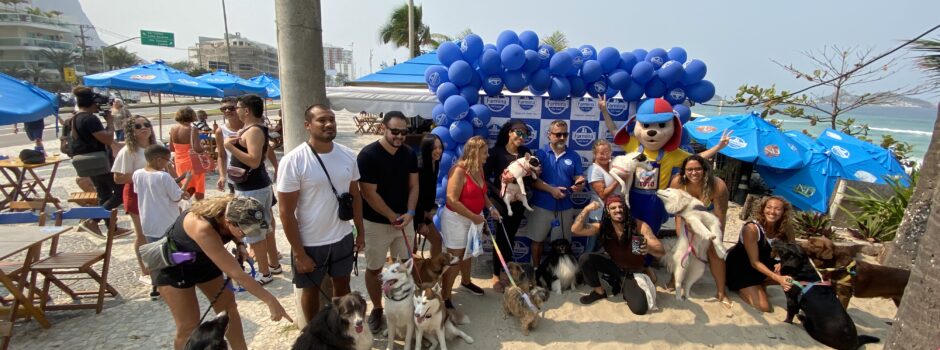 Farmina faz ação com distribuição de brindes para pets no Parcão Orla