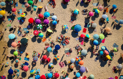 O verão chegou! E com ele, um Rio de Janeiro que bate recordes e pinta a Orla de alegria
