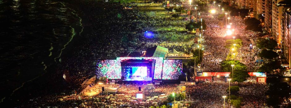 Réveillon em Copacabana: o maior palco a céu aberto do mundo, com mar, música, quiosques e um Rio brilhando como nunca. Confira a pogramação!