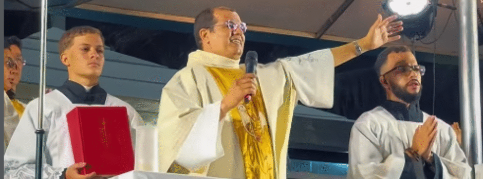 Réveillon no Quiosque do Guido terá missa e celebração da virada na Praia do Pontal