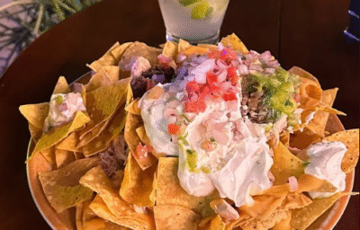 Quartou com sabor latino: os nachos do Nativoo em clima de praia