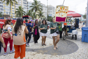 Orla Rio leva Reciclobloco para o calçadão e transforma reciclagem em Carnaval 6