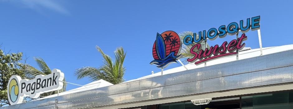 Quiosque Sunset entra no jogo: Super Bowl 2026 com petiscos pela metade e Corona gelada na orla da Barra