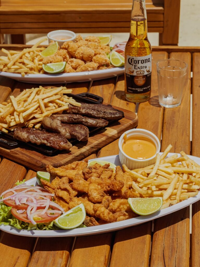 Sunset, na Barra, é ponto de encontro para quem gosta de dividir bons pratos