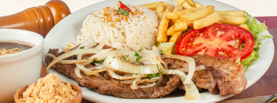 Clássicos da boemia à beira-mar: almoço caprichado no Quiosque Chopp Brahma
